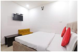 Metro Royal Inn Near Lucknow Railway Station - Free Wifi and Free Parking Facilities # Fully Air conditioning Deluxe Room - Best Hotel In Lucknow