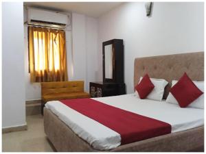 Metro Royal Inn Near Lucknow Railway Station - Free Wifi and Free Parking Facilities # Fully Air conditioning Deluxe Room - Best Hotel In Lucknow