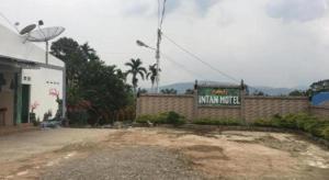 OYO 2410 Intan Hotel