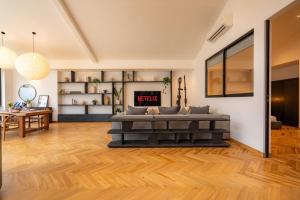 Black Villa by Betterplace