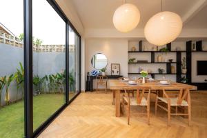 Black Villa by Betterplace