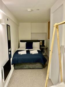 Stylish 2BR Apartment Manchester 3 Baths 6 Guests