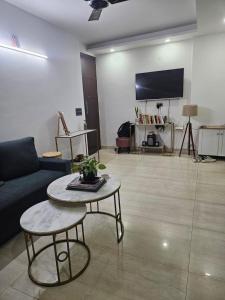 Independent Floor