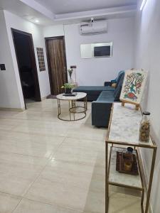 Independent Floor