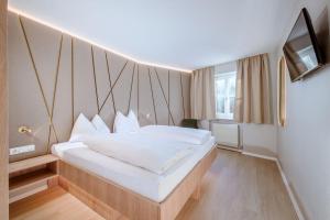 Crystls Aparthotel