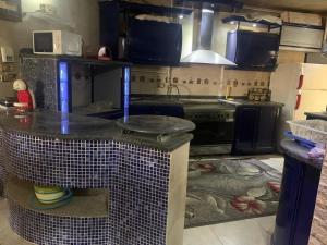 Big apartment in Al Rehab, ac, king bed, wi-fi, free parking