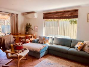 Cosy getaway town corner