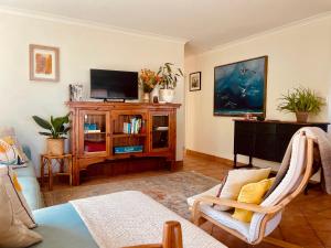 Cosy getaway town corner