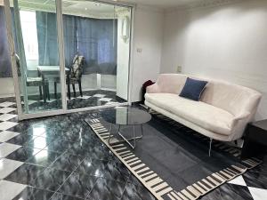 Pattaya Beach Condominium by Ahmed