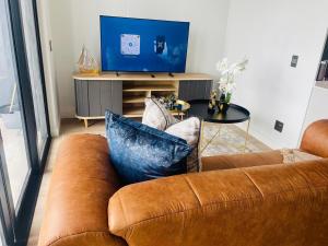 Ellipse Waterfall 41110