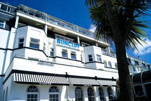 Suncliff hotel, 
Bournemouth, United Kingdom.
The photo picture quality can be
variable. We apologize if the
quality is of an unacceptable
level.