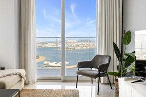 2BR Beachfront Retreat with Palm and Dubai Eye Views