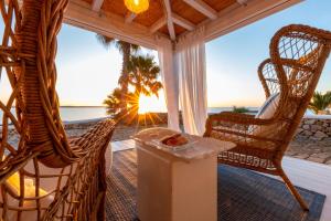 BAIA LAURA 10, Emma Villas