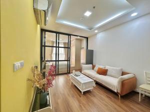 Galaxy Apt Green Pearl BN