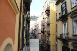 BlackWoody Contemporary Rooms - Napoli Centro Storico Via Toledo