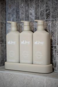 The Capri - Luxury 3BR Townhouse Surfers Paradise with Pool