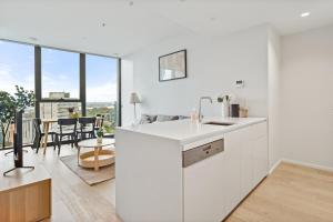 004S ABNB Style 2BR Pool & Gym 5 mins walk to Tram Near Crown