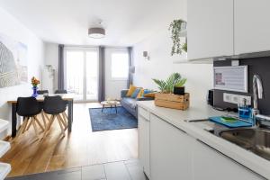 Spacious Group Apartment with Balcony