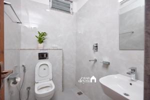 Casa Deyra Apartments- Kupondole, Seto Dewal