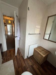 Comfort rooms near City Airport