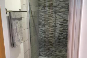 Sea & Mountain view-Garden-Wi-Fi-Parking- Sleeps 4