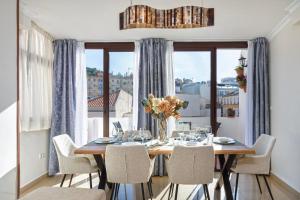 Junto a la casa natal de Picasso