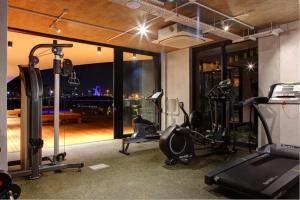 605 WEX1 Designer Studio With Pool and Onsite Parking