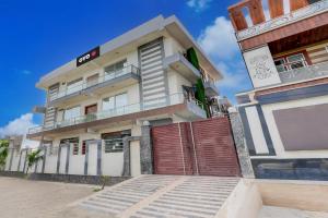 Hotel O The Grand Luxury