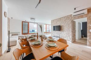 Grand Terrace Jacuzzi Penthouse Rooftop