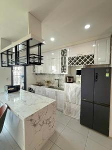 Sunmy Home- Compass One Apt -Thu Dau Mot CityView