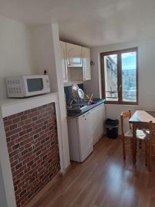 Appartement F2 à Thiers 3 ème étage