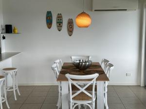 Spacious 3-Bed Ocean View Apartment