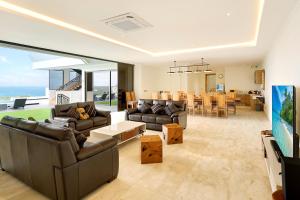 Seaview Uluwatu 6BR walking to Savaya Day Club