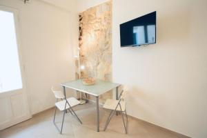 Ca Rouge - Modern & Bright 3BR Boutique Retreat in the Heart of Carloforte