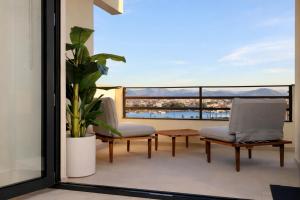 Luxurious High-End 2BR Penthouse - Terrace - Great view - Parking - Historical Centre