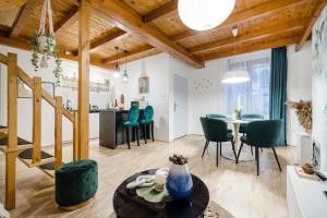 Walk to Opera & Gozsdu 4BR Duplex Private Terrace