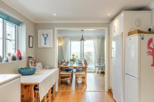 4 Bed in Salcombe oc-r33563