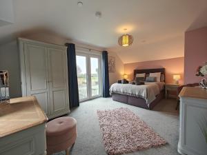 3 Bed in Brynteg oc-d33659