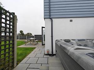 3 Bed in Brynteg oc-d33659