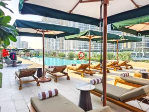 VIDA Premier Deluxe - Creek Beach - Beachfront Bliss