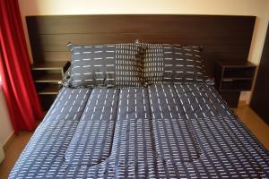 Cabaña con costa de lago