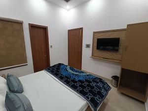 HOTEL UNIQUE KOMFORT - 3 mins walk from golden temple