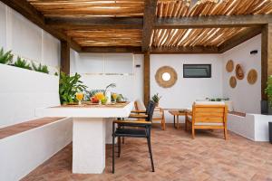 Royal Blue San Agustin