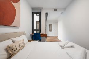 Smart Business Stay 2BR Apt & Parking