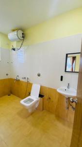 ll EMPYREAN STAYS II GOOD LUCK VILLA II MALAVALI II