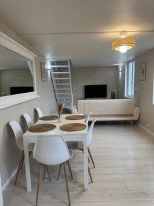 Perfect cocoon for a romantic stay