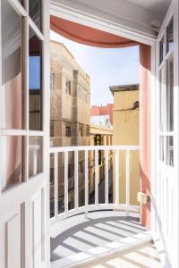 Home2Book City Center Retreat, Santa Cruz