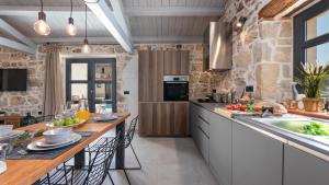 Rustic villa Dvori with outdoor pool in Porec