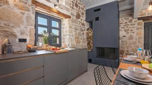 Rustic villa Dvori with outdoor pool in Porec