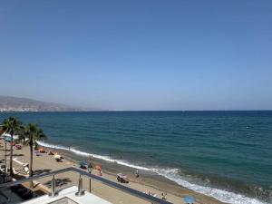 Horizonte Roquetas - Primera Línea de Playa con Vistas al Mar